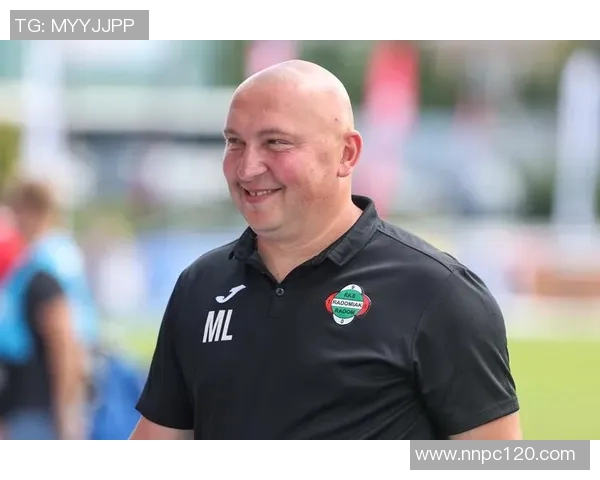 莱万的传奇之路：从波兰小镇到世界足球巅峰的奋斗历程