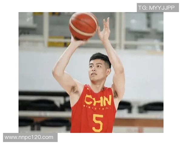 方硕的篮球之路：从青涩新秀到球队核心的成长历程与心路历程