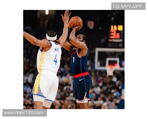 2017年火箭队与掘金队精彩对决回放全程回顾与分析