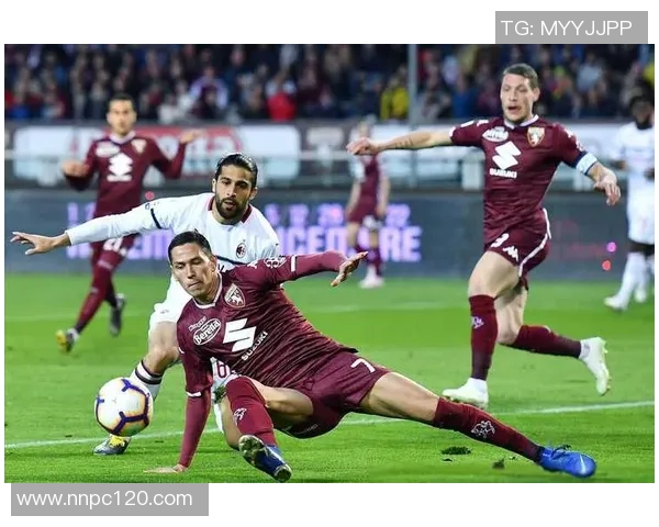 皇家君主与萨克拉门托的激烈对决揭示了足球的魅力与竞争精神